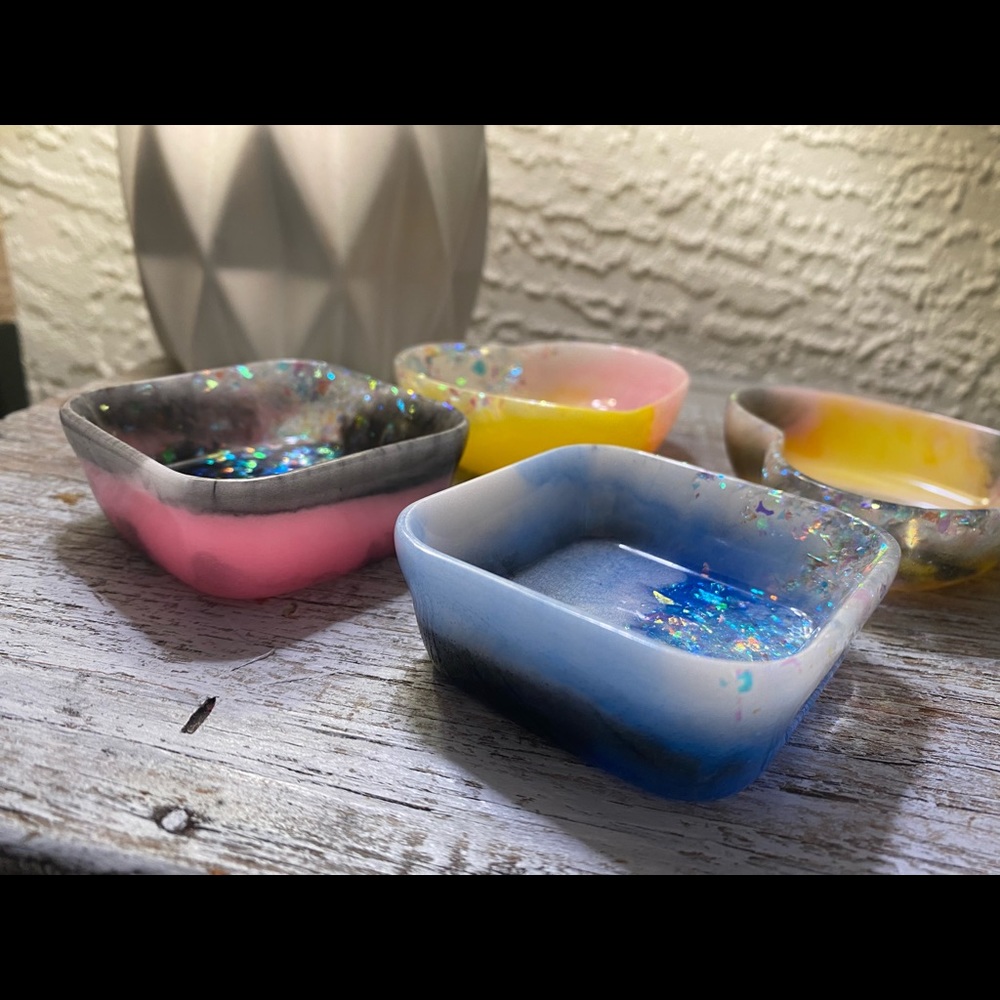 Handmade Resin Ring Dish - Picture 16 of 17